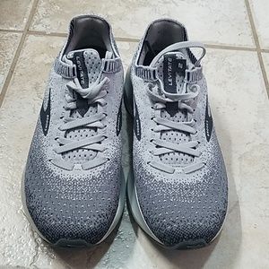 Brooks Levitate 2